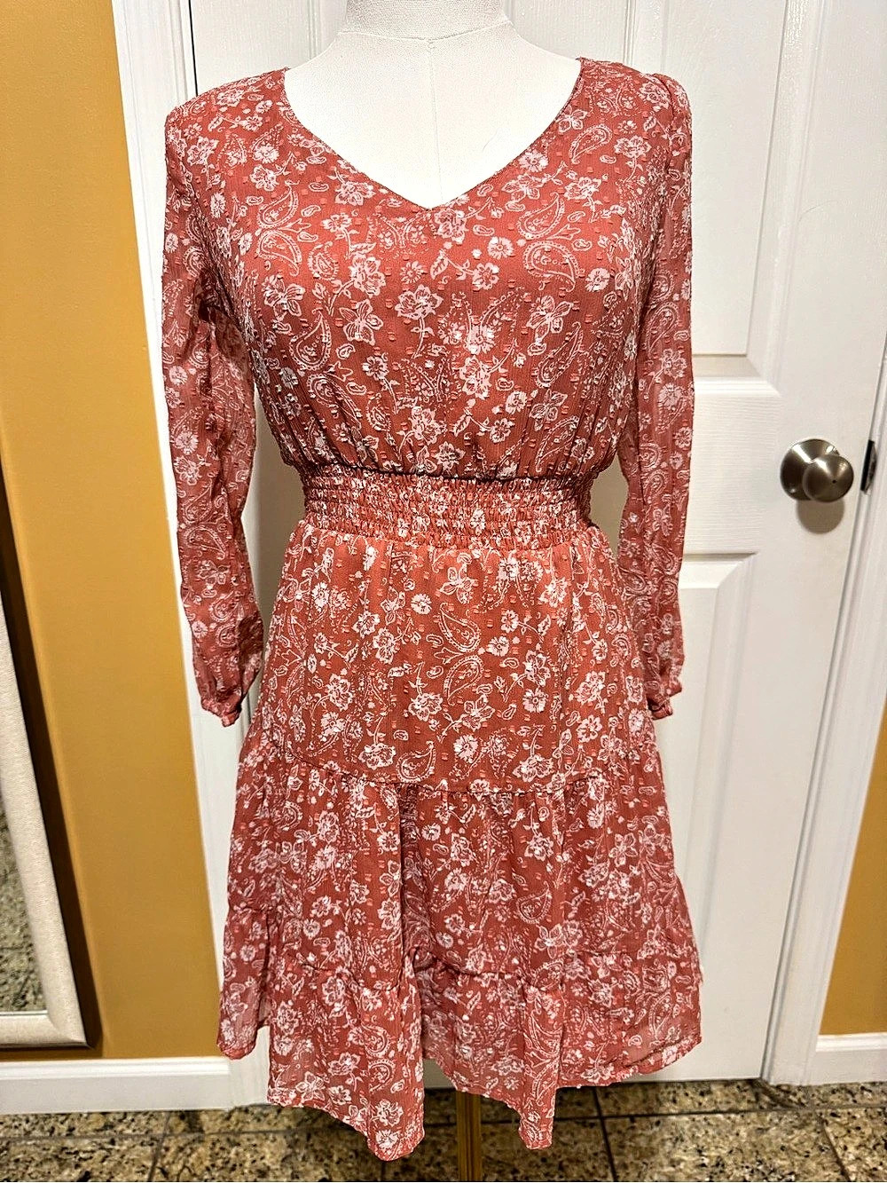 Hollister Paisley Clip-Dot Smocked Waist Mini Dress size Small Like New